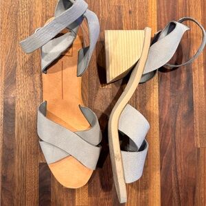Dolce Vita Grey Sandals, size 9.5